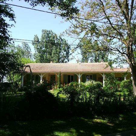Bed and Breakfast Le Bord De L'Eau Sainte-Terre Esterno foto