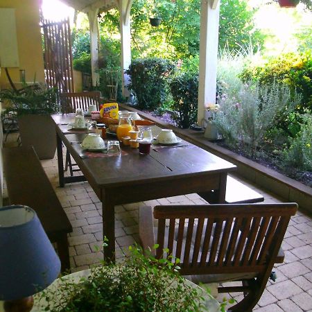 Bed and Breakfast Le Bord De L'Eau Sainte-Terre Esterno foto