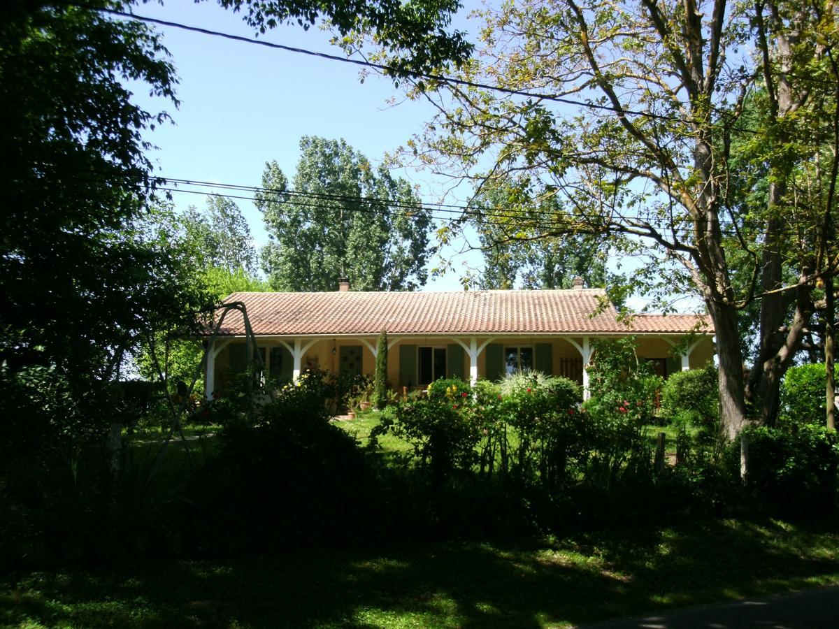 Bed and Breakfast Le Bord De L'Eau Sainte-Terre Esterno foto