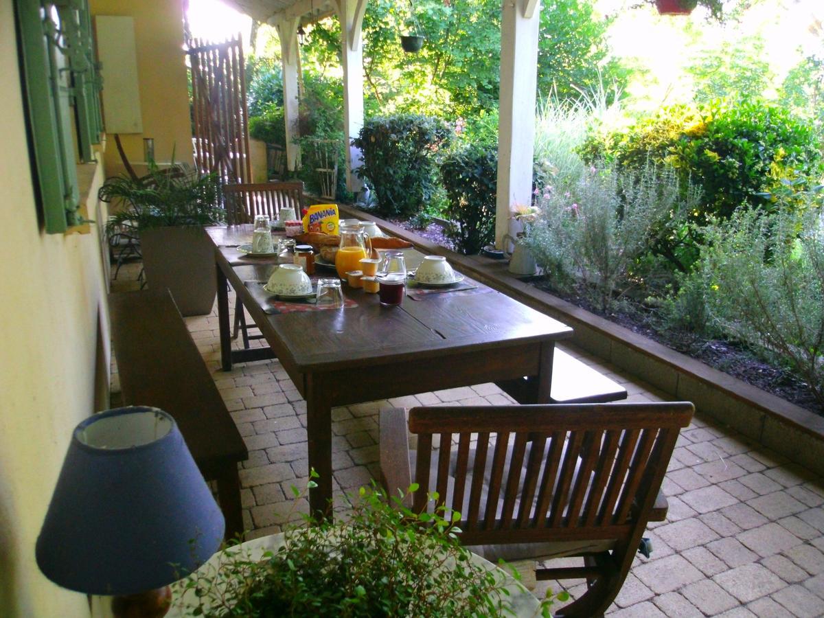 Bed and Breakfast Le Bord De L'Eau Sainte-Terre Esterno foto